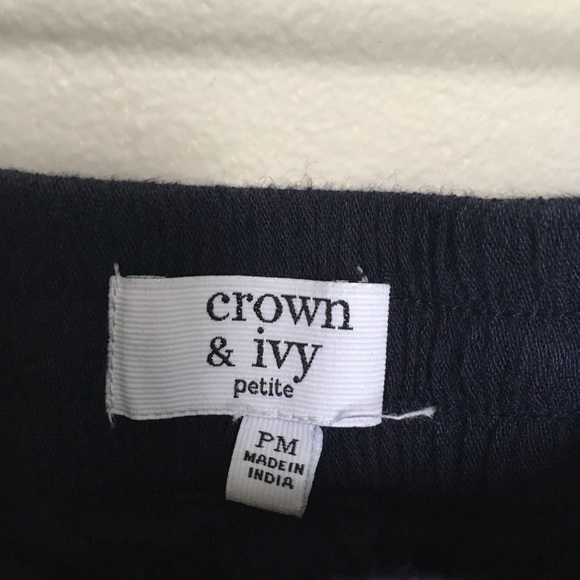 Crown & Ivy ~ embroidered shorts - Picture 3 of 5